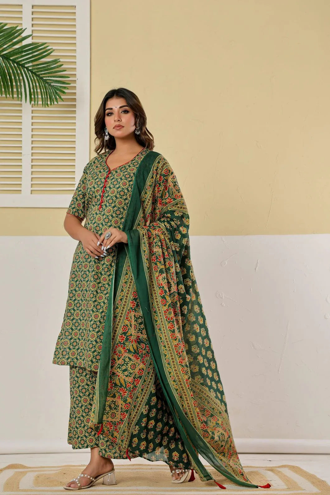 9L3A8164_d3fcbbdc-8e02-4d45-ad6d-46b6ea6f224c - YAVASTRAH