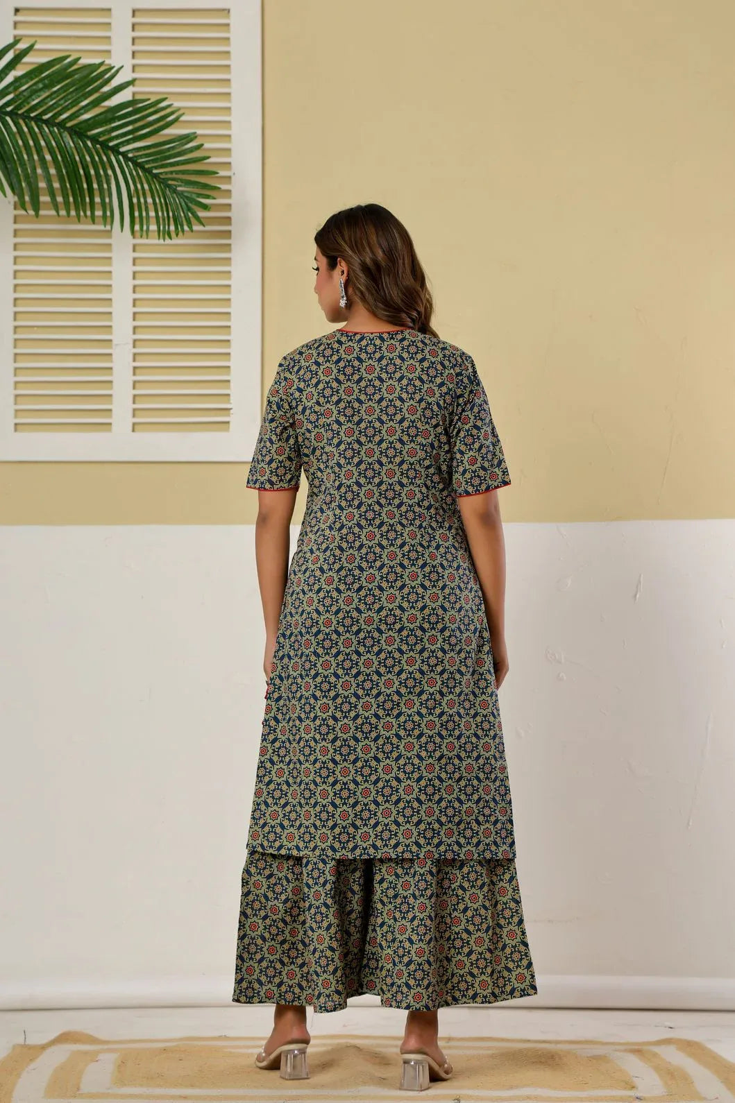 9L3A8200_0906a38a-385b-4e7e-bcc0-52408a72b81c - YAVASTRAH