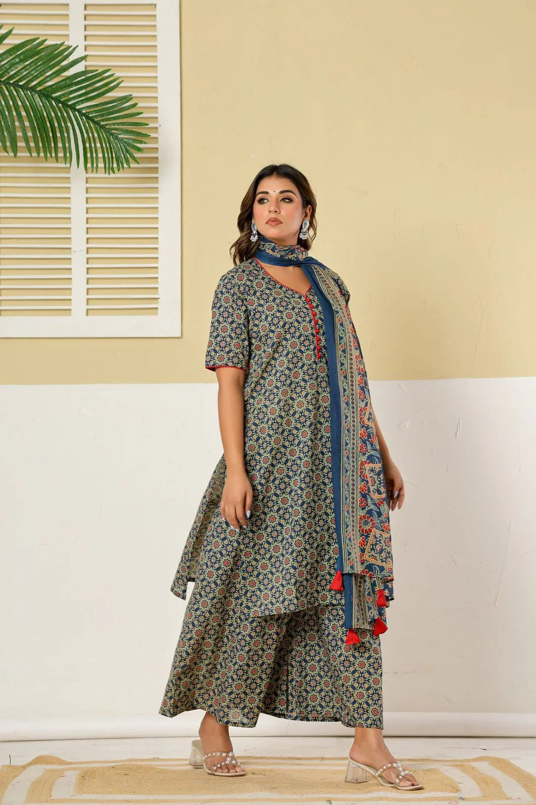 9L3A8208_fcbec91c-39c9-4e94-b901-2f30b0e412dc - YAVASTRAH