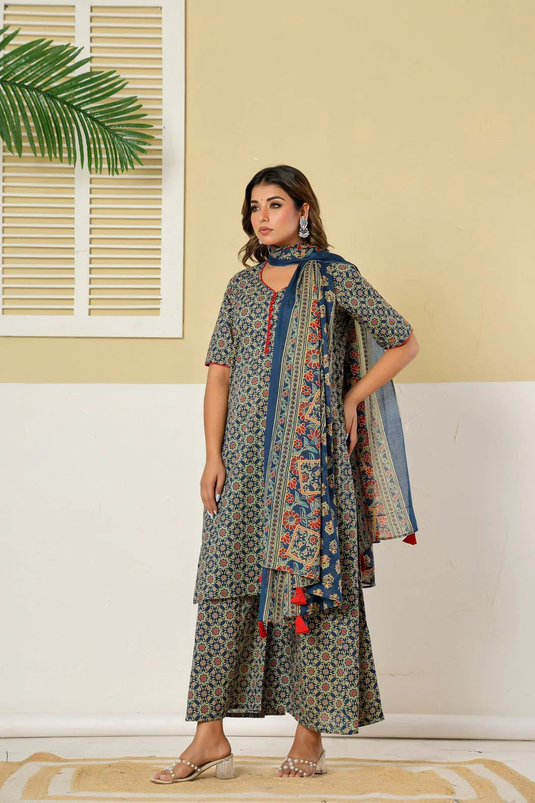 9L3A8210_05684b4f-0121-4dc0-9a1b-bb7ede1ffe17 - YAVASTRAH